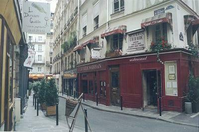 rue_Bourbon_le_Chateau